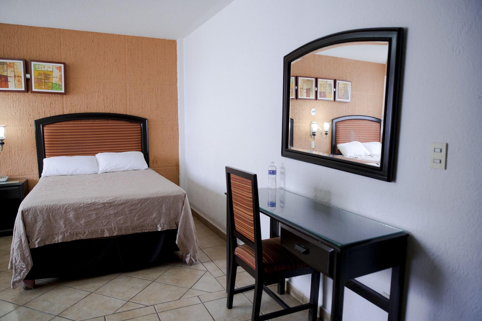 Eh Ejecutivo Urban Hotel Tepic Kültér fotó