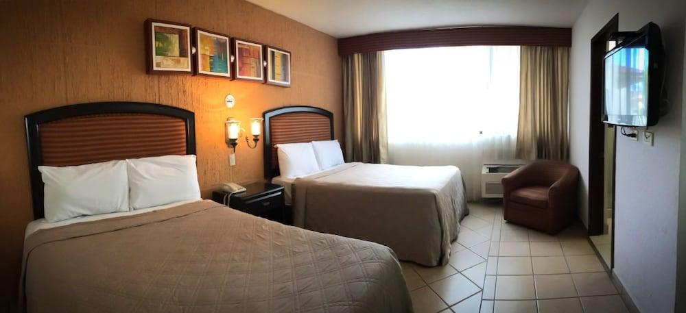 Eh Ejecutivo Urban Hotel Tepic Kültér fotó