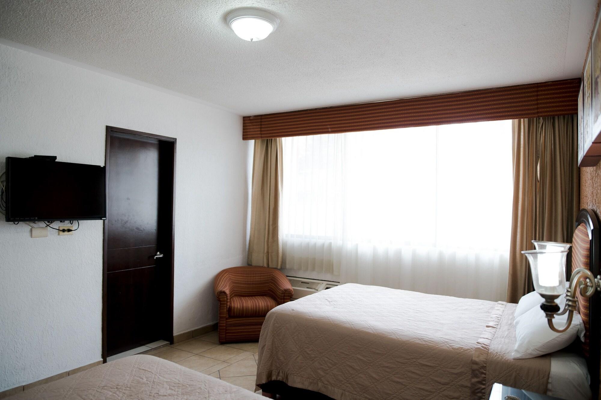 Eh Ejecutivo Urban Hotel Tepic Kültér fotó