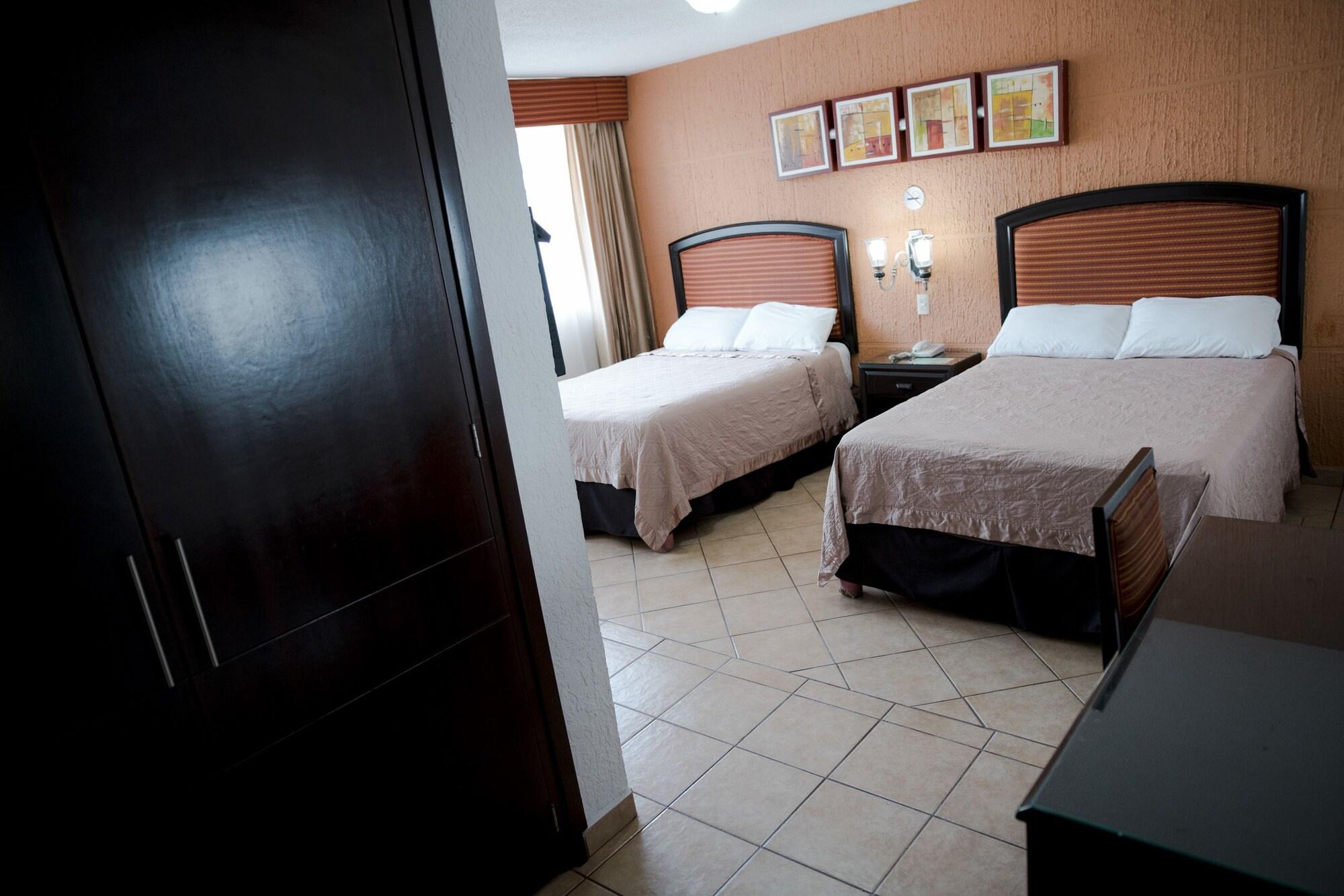 Eh Ejecutivo Urban Hotel Tepic Kültér fotó