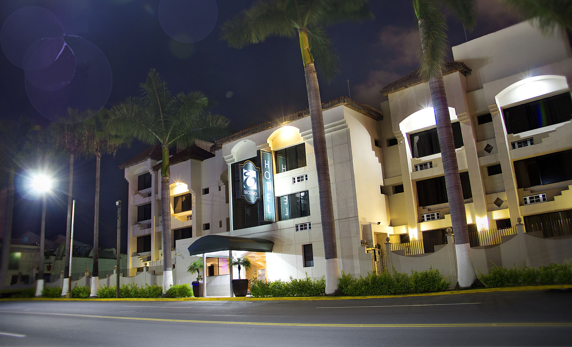 Eh Ejecutivo Urban Hotel Tepic Kültér fotó